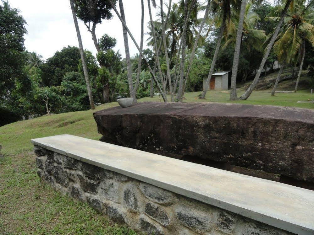 Serendip Stone Bungalow Kundasale Kültér fotó